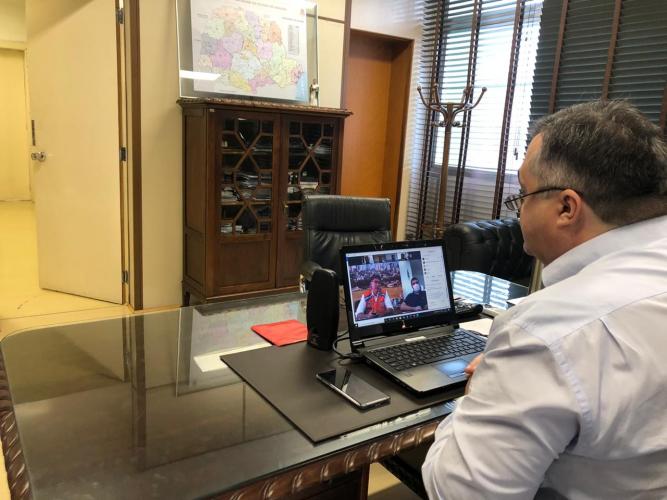 O secretário de Estado da Saúde, Beto Preto, realizou uma videoconferência com prefeitos que fazem parte da Associação dos Municípios do oeste do Paraná (AMOP) na manhã desta terça-feira (23) para discutir sobre a situação da pandemia na região.