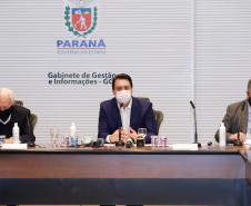O governador Carlos Massa Ratinho Junior anunciou nesta terça-feira (30) uma série de medidas mais rigorosas para conter a evolução da pandemia do novo coronavírus no Paraná.