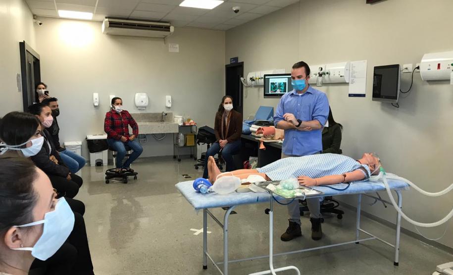 Treinamento para profissionais que atuam em UTIs da Covid-19 segue em várias cidades do Estado