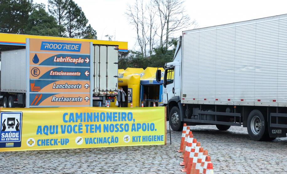 Paraná faz “blitz da saúde” para cuidar dos caminhoneiros