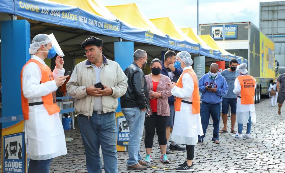Paraná faz “blitz da saúde” para cuidar dos caminhoneiros