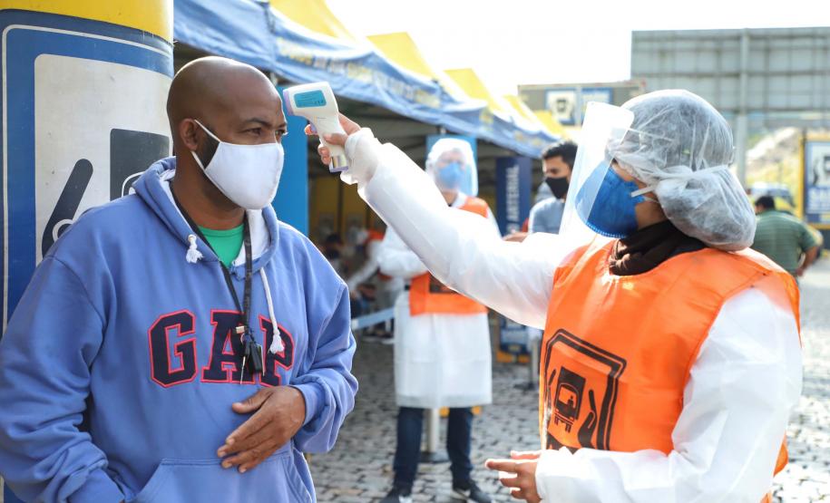 Paraná faz “blitz da saúde” para cuidar dos caminhoneiros