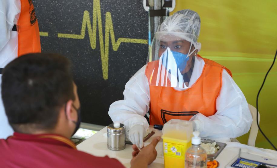 Paraná faz “blitz da saúde” para cuidar dos caminhoneiros