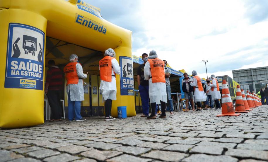 Paraná faz “blitz da saúde” para cuidar dos caminhoneiros