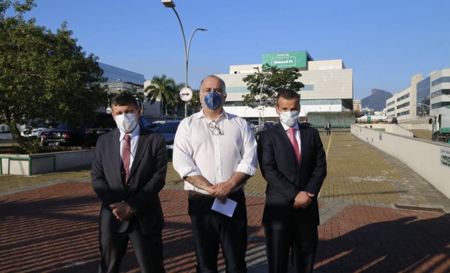 Paraná recebe anestésicos e relaxantes musculares do Hospital Unimed, do Rio de Janeiro. Uma aeronave do governo foi buscar. Estado também já está habilitado no processo de compra pelo Ministério da Saúde