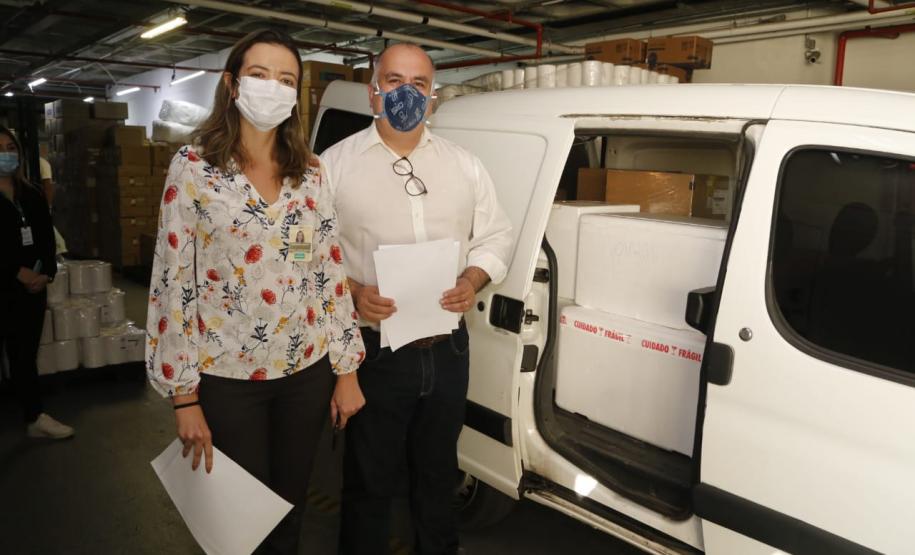 Paraná recebe anestésicos e relaxantes musculares do Hospital Unimed, do Rio de Janeiro. Uma aeronave do governo foi buscar. Estado também já está habilitado no processo de compra pelo Ministério da Saúde