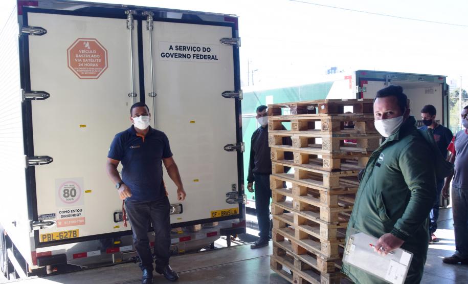 Paraná recebe quase 100 mil ampolas de medicamentos para entubação