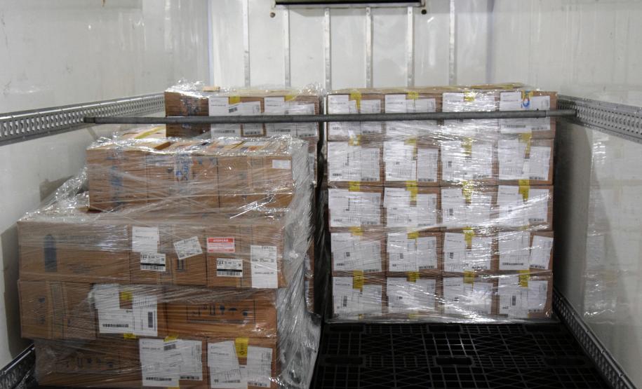 Paraná recebe quase 100 mil ampolas de medicamentos para entubação