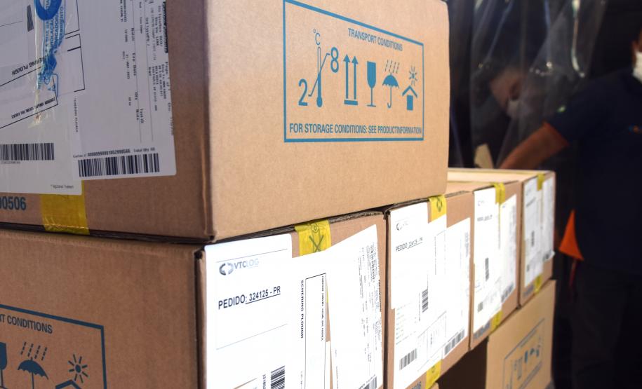 Paraná recebe quase 100 mil ampolas de medicamentos para entubação