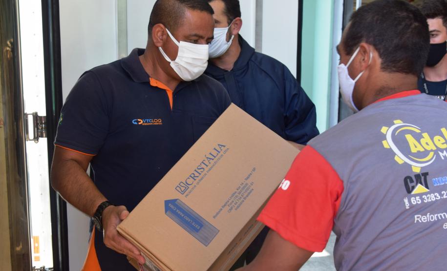 Paraná recebe quase 100 mil ampolas de medicamentos para entubação