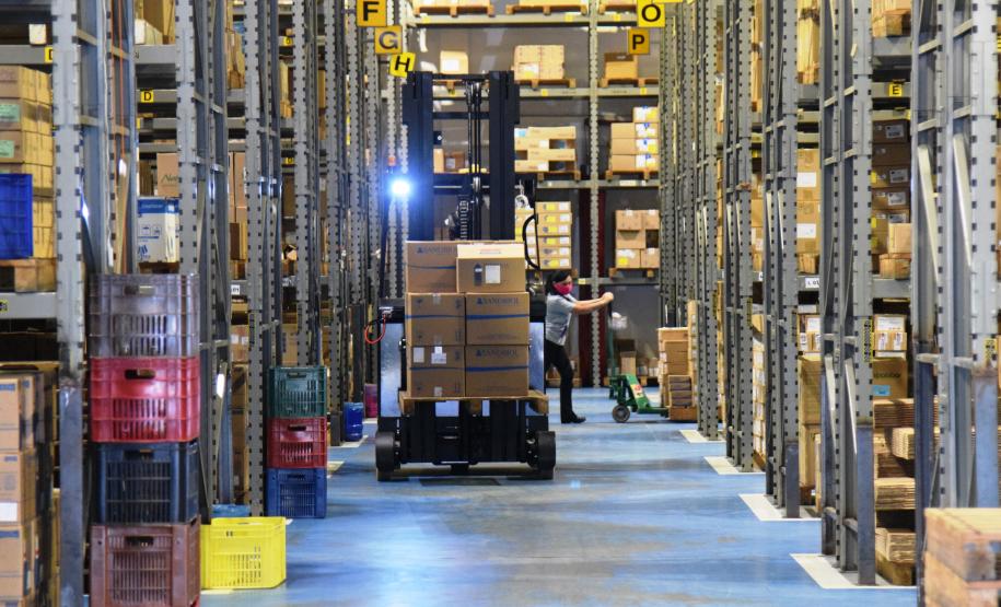 Paraná recebe quase 100 mil ampolas de medicamentos para entubação