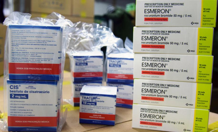Paraná recebe quase 100 mil ampolas de medicamentos para entubação