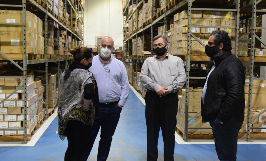 Paraná recebe quase 100 mil ampolas de medicamentos para entubação