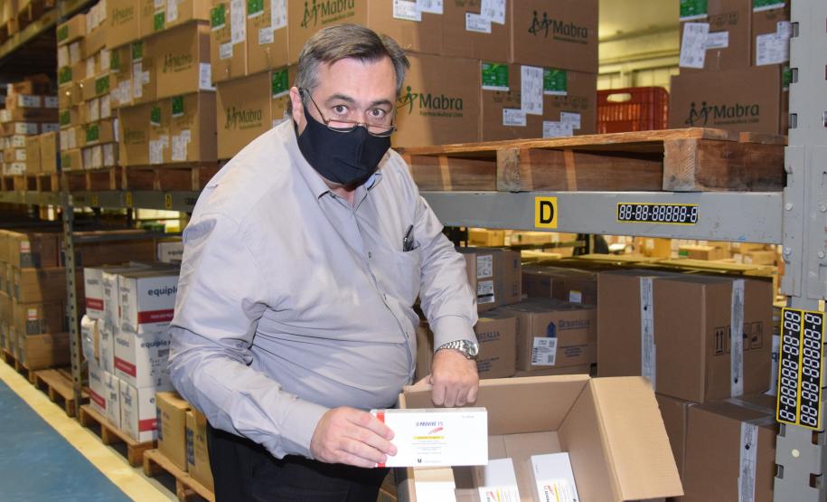 Paraná recebe quase 100 mil ampolas de medicamentos para entubação