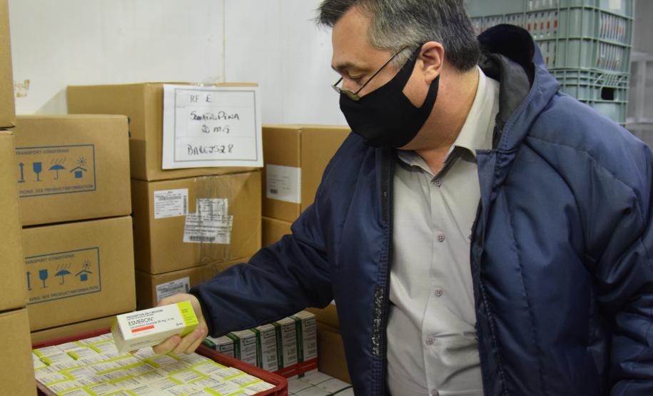 Paraná recebe quase 100 mil ampolas de medicamentos para entubação