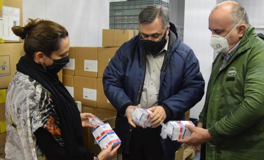 Paraná recebe quase 100 mil ampolas de medicamentos para entubação