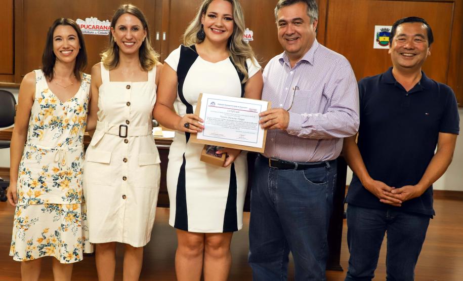 O município de Apucarana formou ontem (24) a segunda turma de Residência Multiprofissional, atividade de pós-graduação em Saúde Pública que a Autarquia Municipal de Saúde oferece desde 2016.