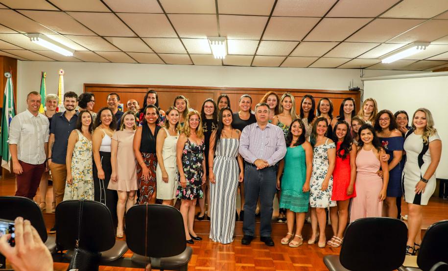 O município de Apucarana formou ontem (24) a segunda turma de Residência Multiprofissional, atividade de pós-graduação em Saúde Pública que a Autarquia Municipal de Saúde oferece desde 2016.