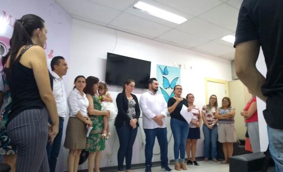 Hospital humaniza atendimento neonatal O Hospital Regional do Sudoeste Walter Alberto Pecoits inaugurou nesta segunda-feira (28) um espaço para receber as mães durante a internação de seus filhos nas Unidades de Terapia Intensiva Neonatal (UTIN) e na Unidade de Cuidados Intensivos Neonatal (UCIN).