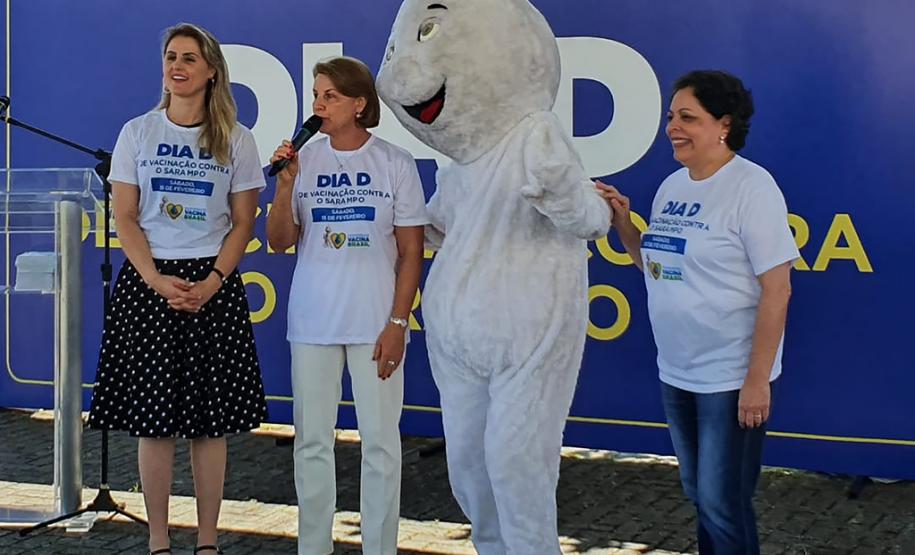 Paranaenses participam do dia D de vacinação contra o sarampo