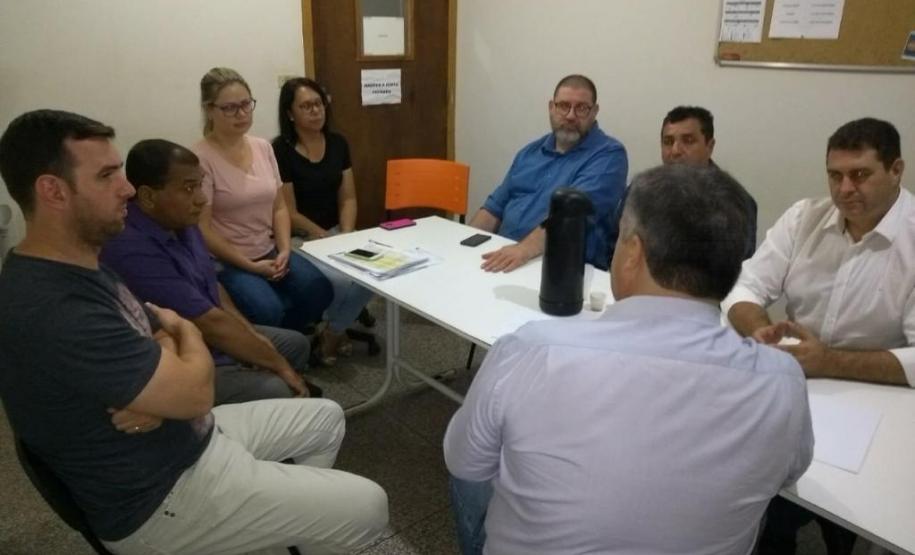 Secretário realiza reunião técnica em Barbosa Ferraz para discutir ações de combate à dengue