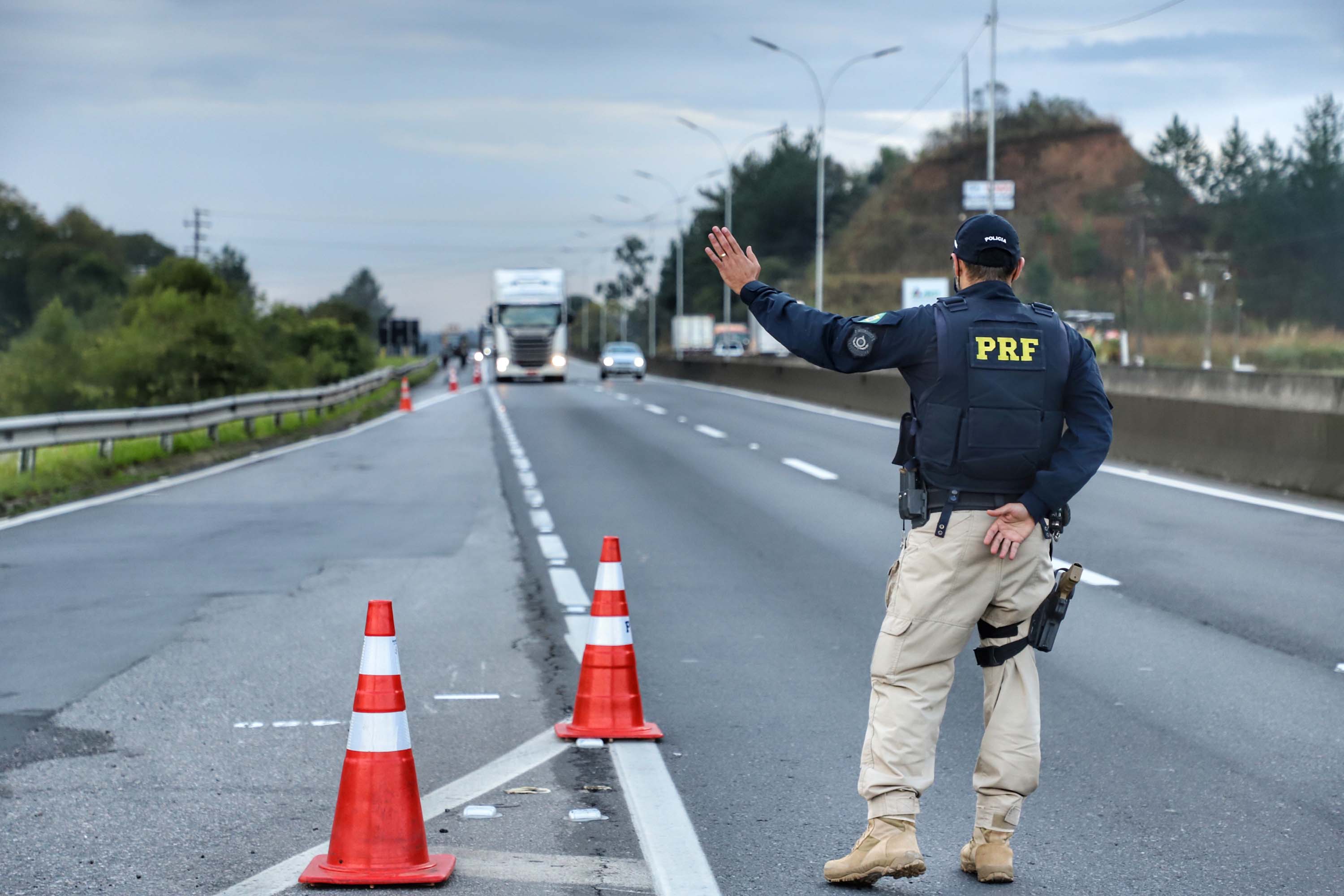 Paraná faz “blitz da saúde” para cuidar dos caminhoneiros