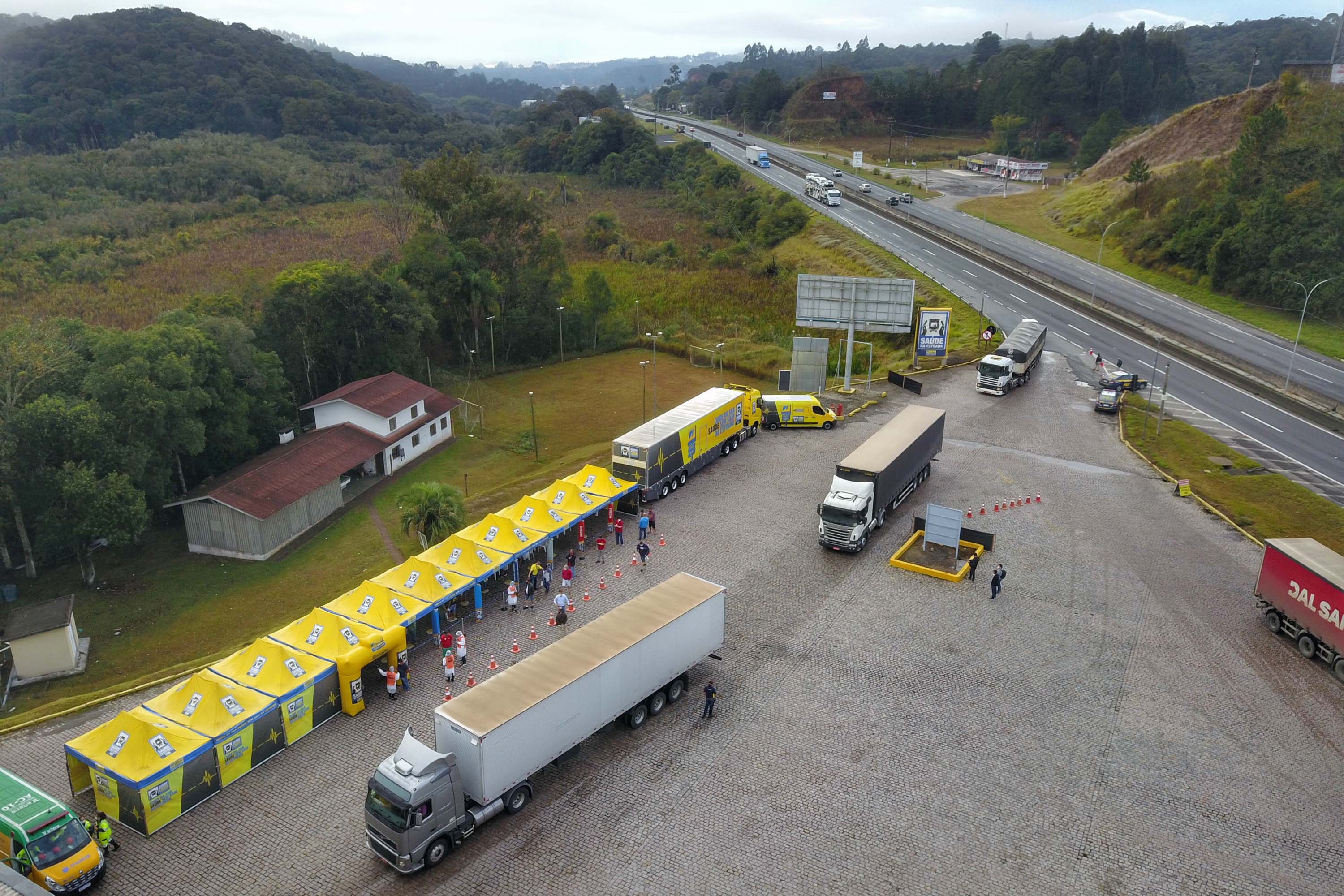 Paraná faz “blitz da saúde” para cuidar dos caminhoneiros