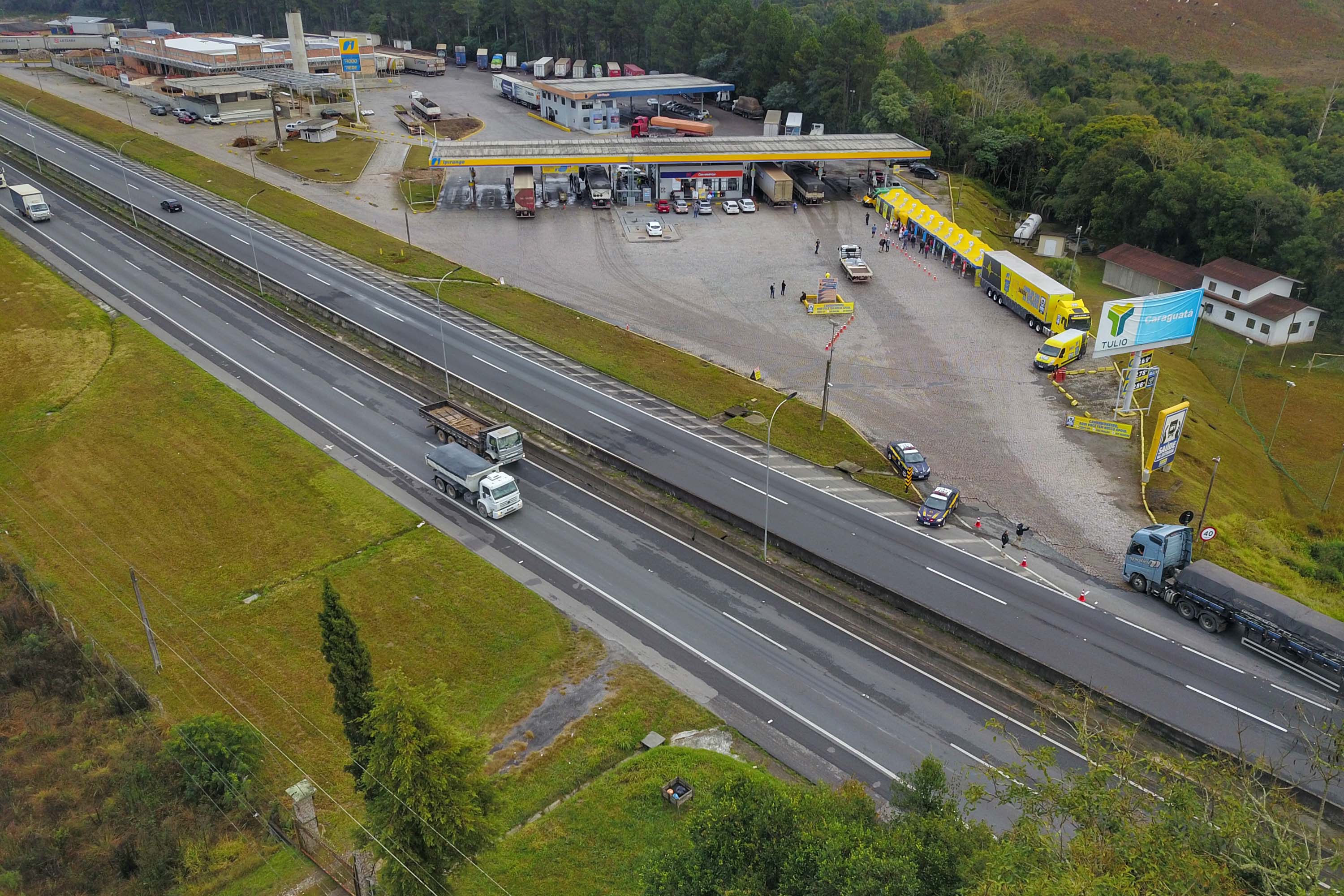Paraná faz “blitz da saúde” para cuidar dos caminhoneiros