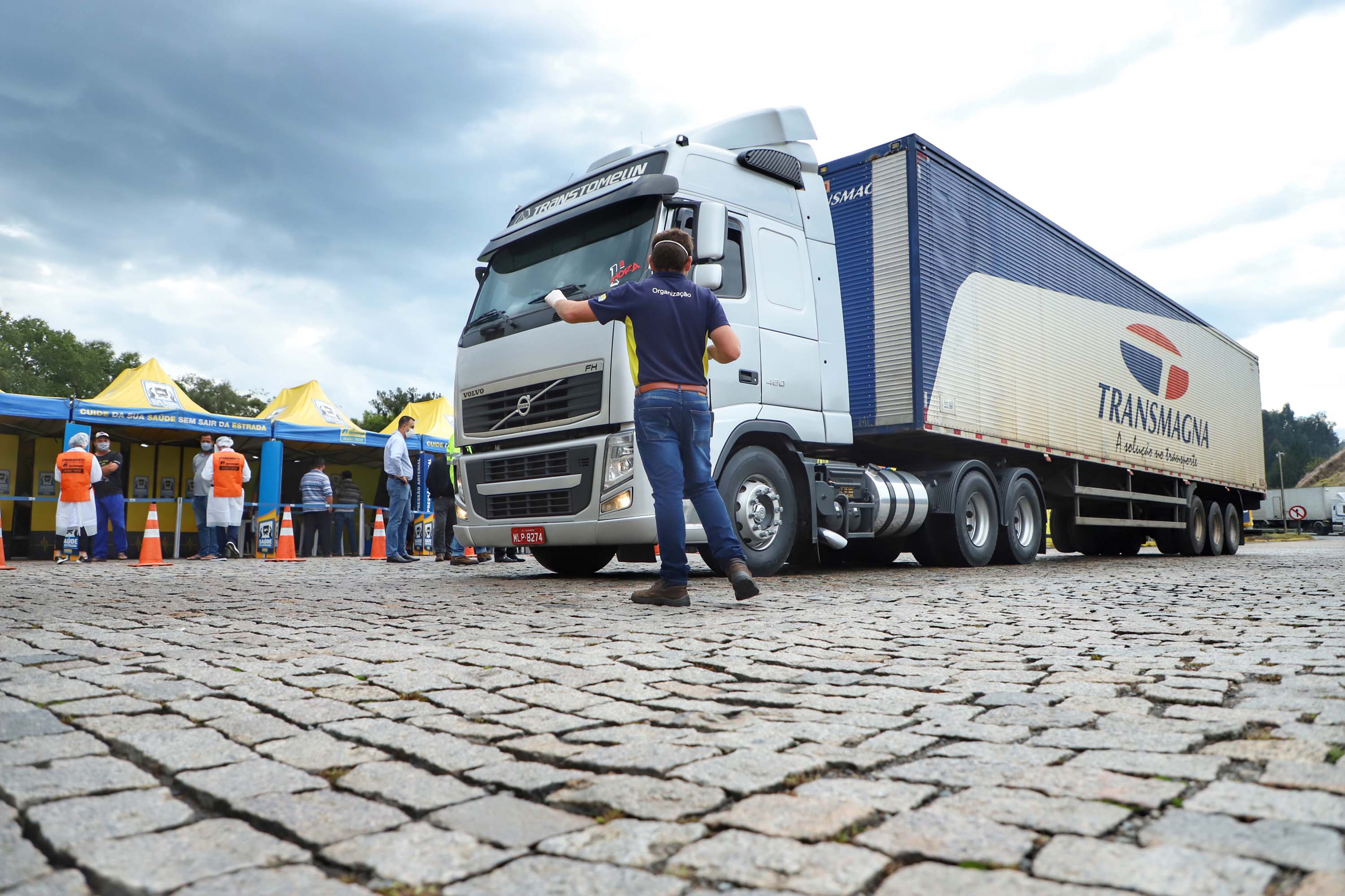 Paraná faz “blitz da saúde” para cuidar dos caminhoneiros