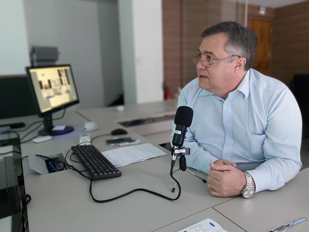 Secretário debate ações de enfrentamento à Covid-19 com especialistas