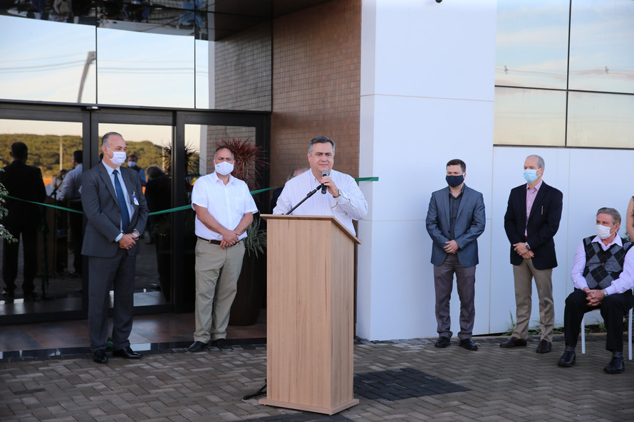 Foi inaugurada nesta quarta-feira (22) a primeira etapa do Cancer Center de Guarapuava, na região central do Estado. O prédio abriga a ala de quimioterapia e o Instituto para a Pesquisa do Câncer (IPEC), um dos maiores centros de pesquisa genômica do País. 22/07/2020