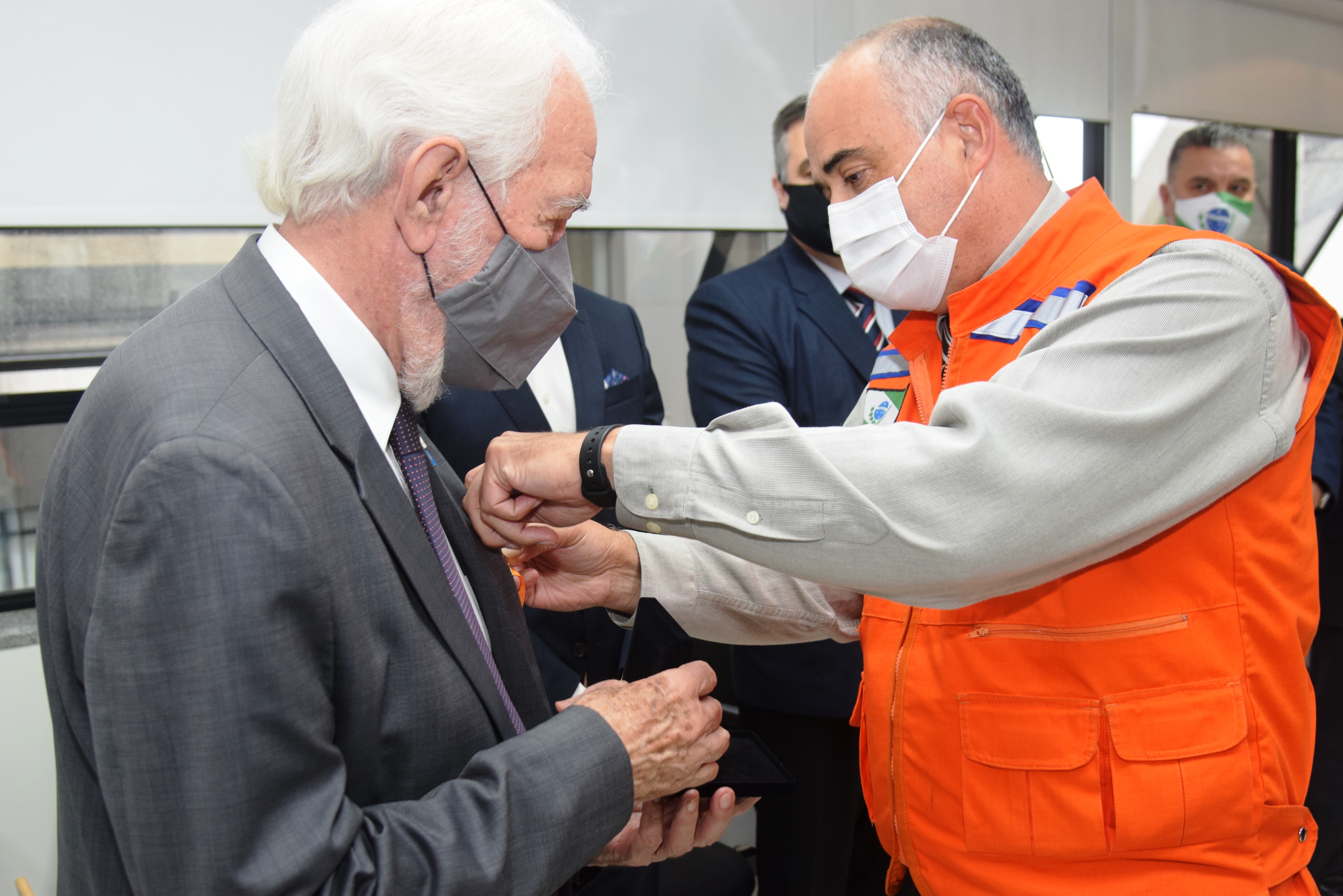 Secretário é homenageado pela Defesa Civil do Paraná