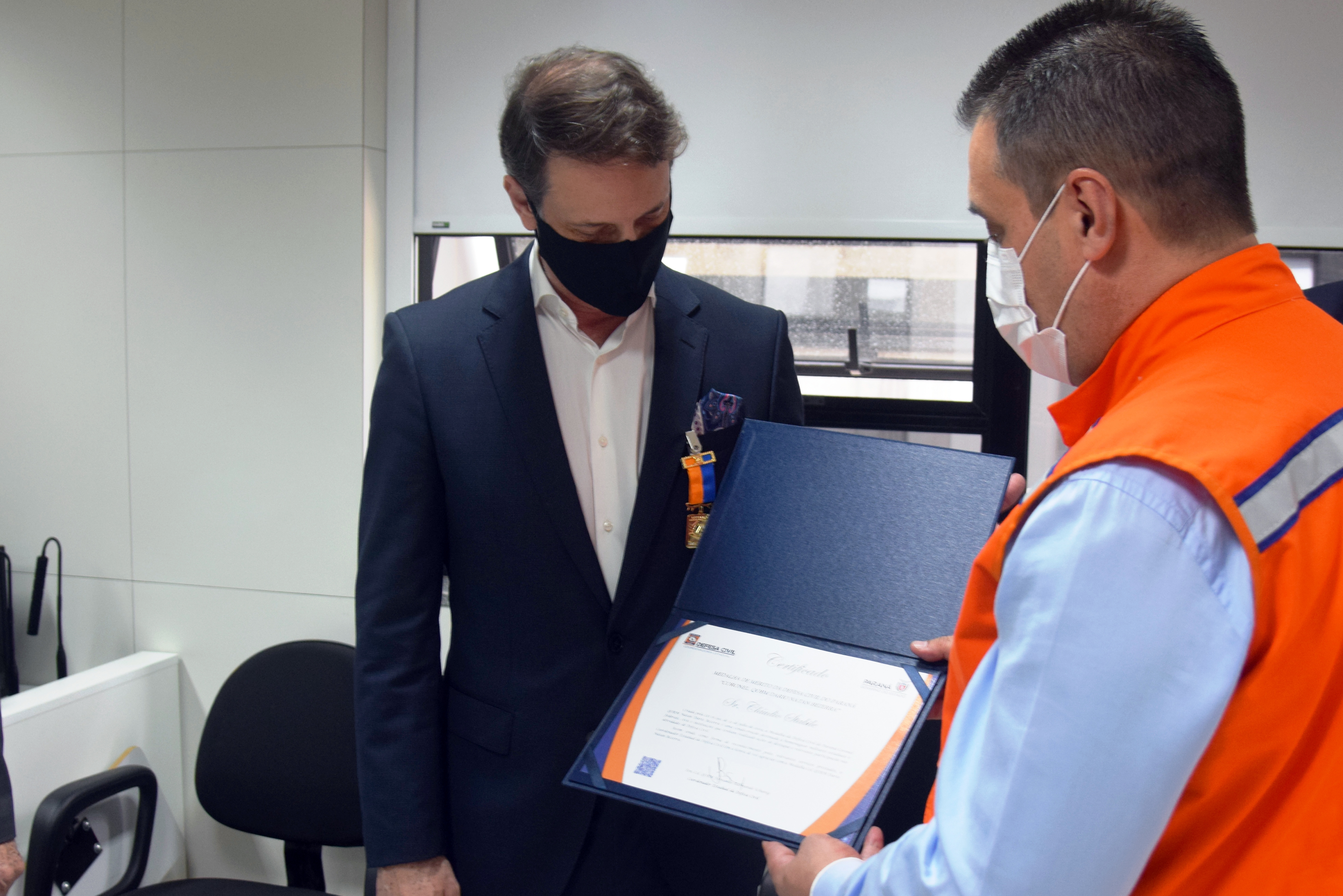Secretário é homenageado pela Defesa Civil do Paraná