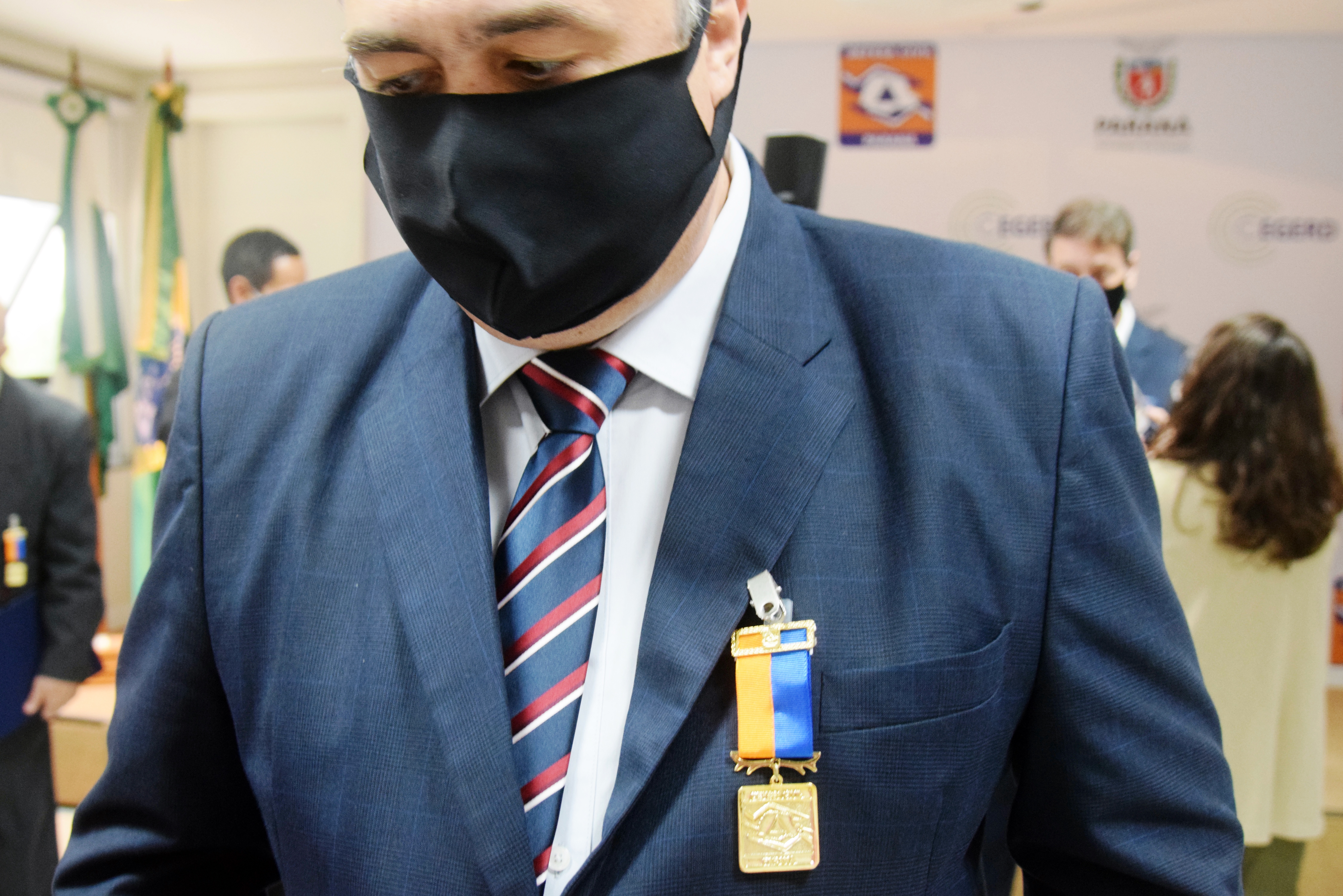 Secretário é homenageado pela Defesa Civil do Paraná