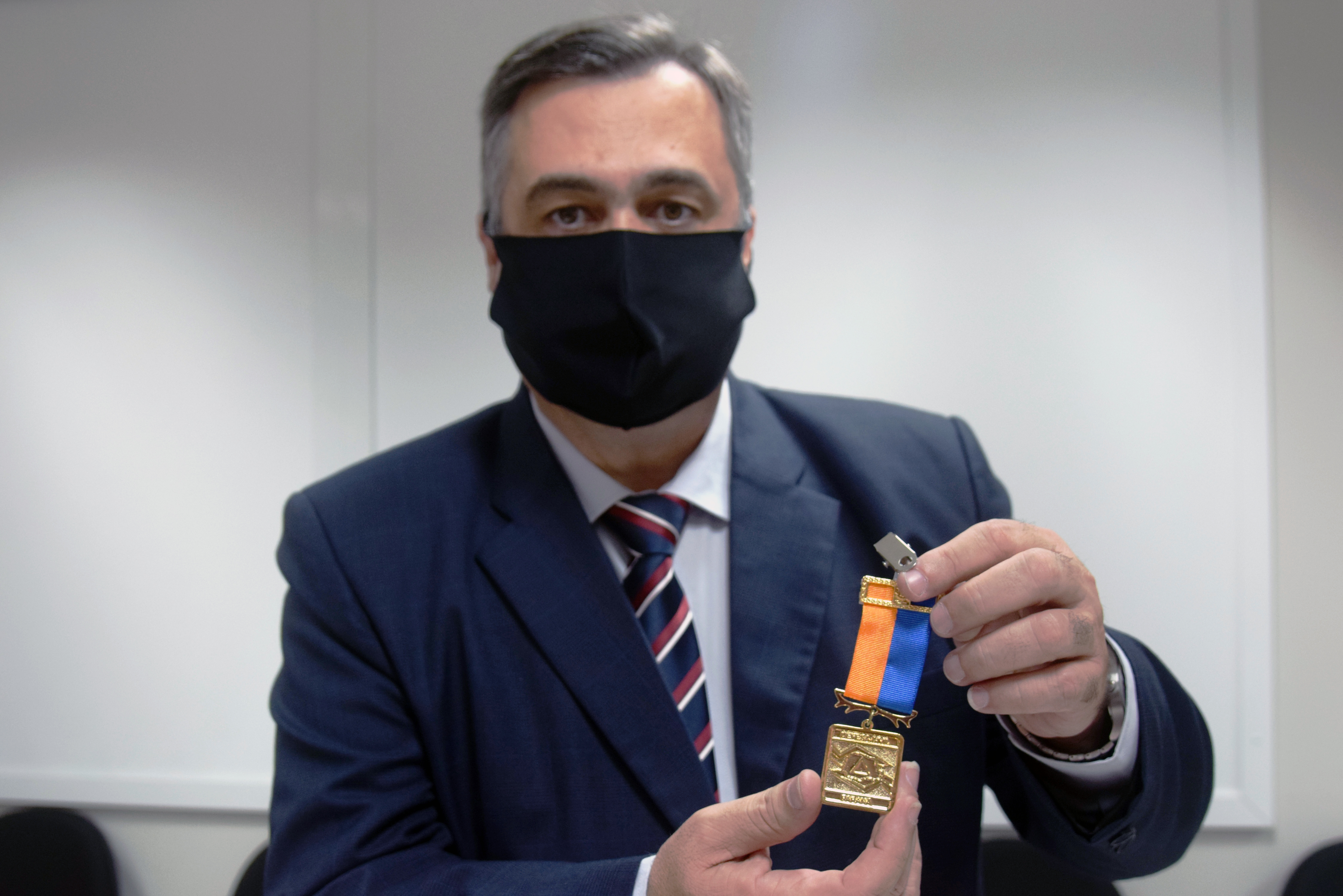 Secretário é homenageado pela Defesa Civil do Paraná