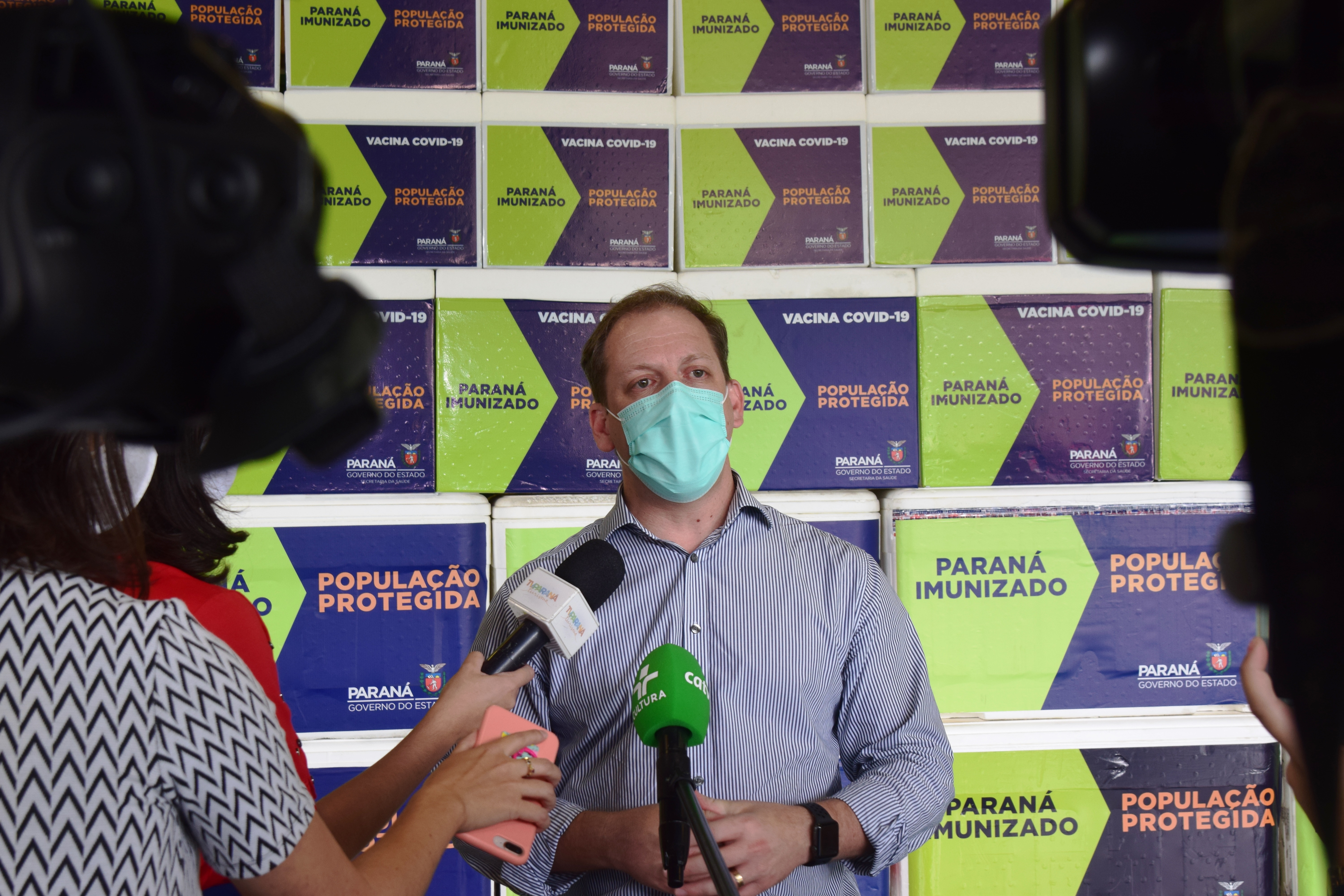 Saúde distribui medicamentos de kit de intubação para 31 hospitais do Paraná