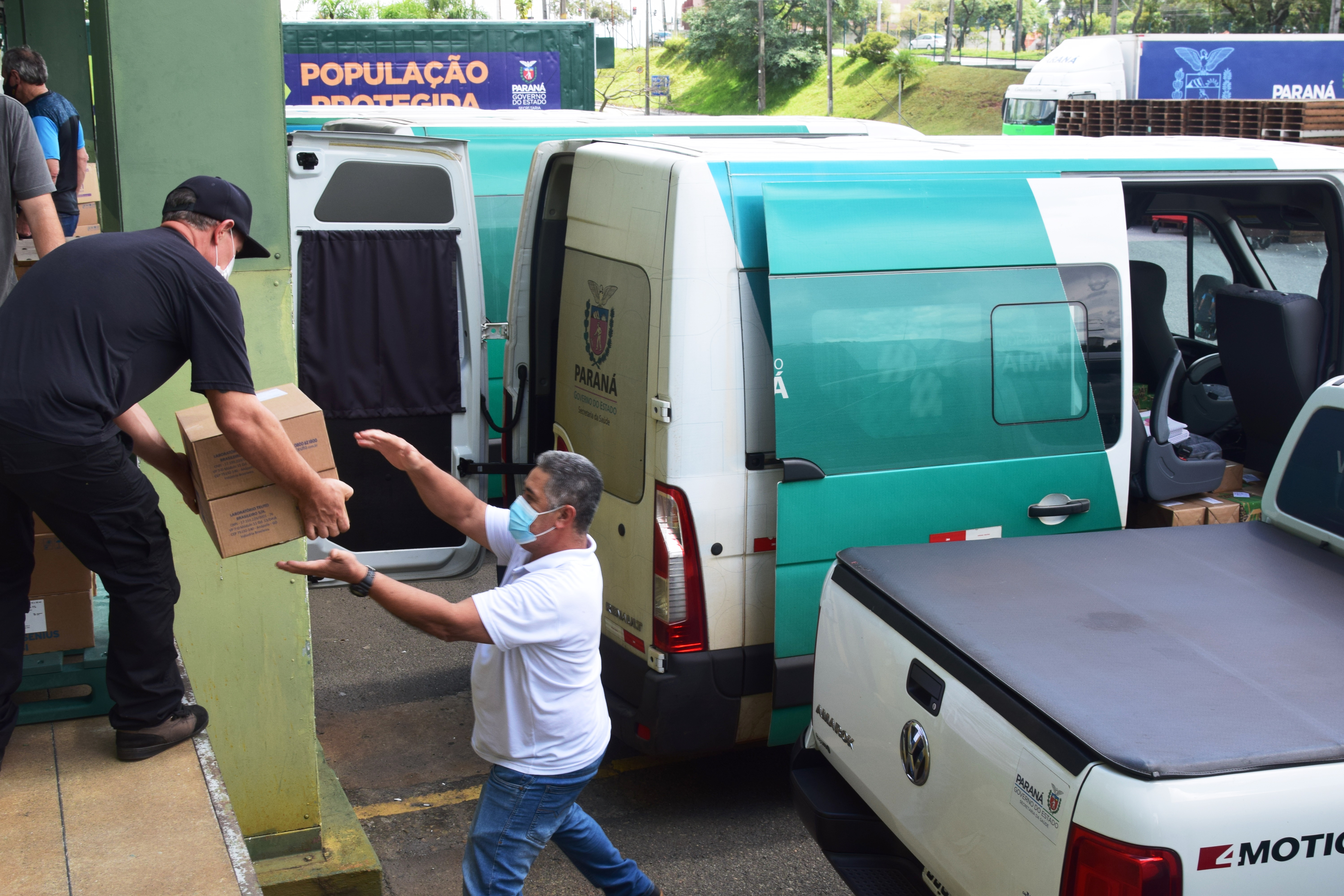Saúde distribui medicamentos de kit de intubação para 31 hospitais do Paraná