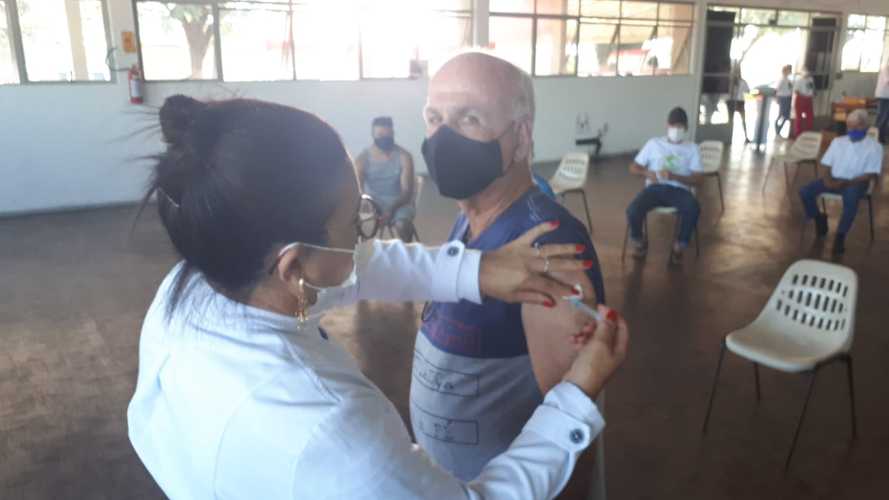 Vacinação contra a Covid-19 em Goioerê.