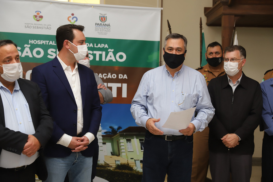 O governador Carlos Massa Ratinho Junior visita nesta quarta-feira (14) o Hospital Regional São Sebastião, na Lapa. A Secretaria de Estado da Saúde disponibiliza seis leitos de UTI no hospital. A unidade já conta com 40 leitos de enfermaria na estratégia de combate à Covid-19.
