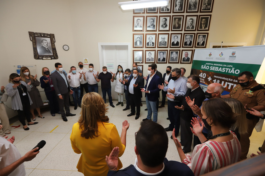 O governador Carlos Massa Ratinho Junior visita nesta quarta-feira (14) o Hospital Regional São Sebastião, na Lapa. A Secretaria de Estado da Saúde disponibiliza seis leitos de UTI no hospital. A unidade já conta com 40 leitos de enfermaria na estratégia de combate à Covid-19.