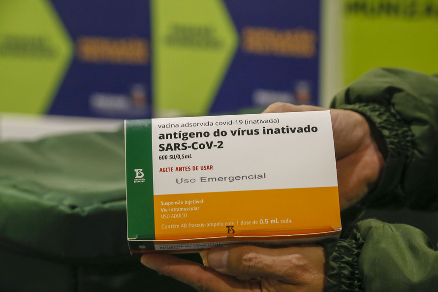 368 mil doses de vacinas contra a Covid-19 chegam ao Paraná nesta quinta