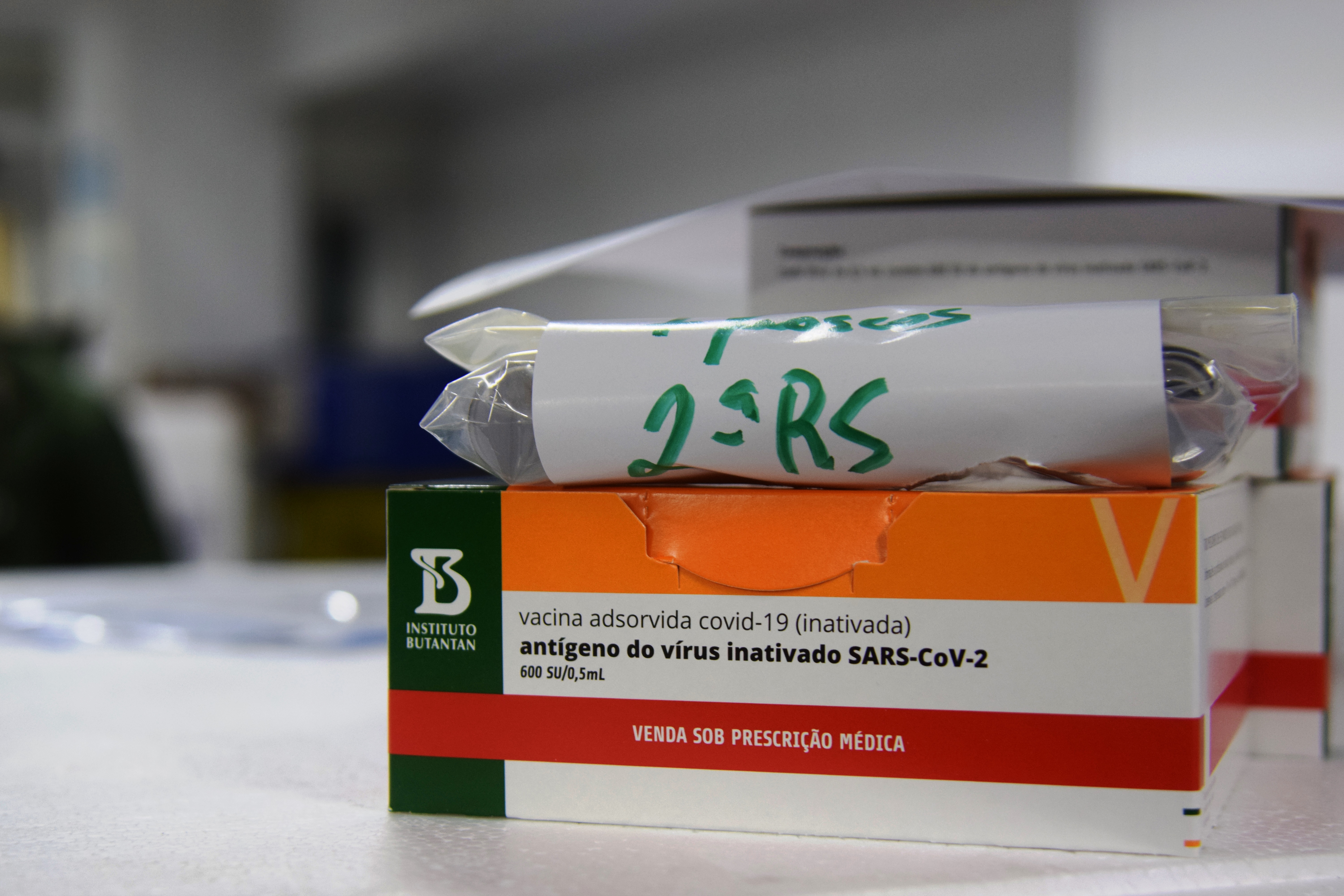 Estado distribui mais 205 mil vacinas contra a Covid-19; veja divisão por regional