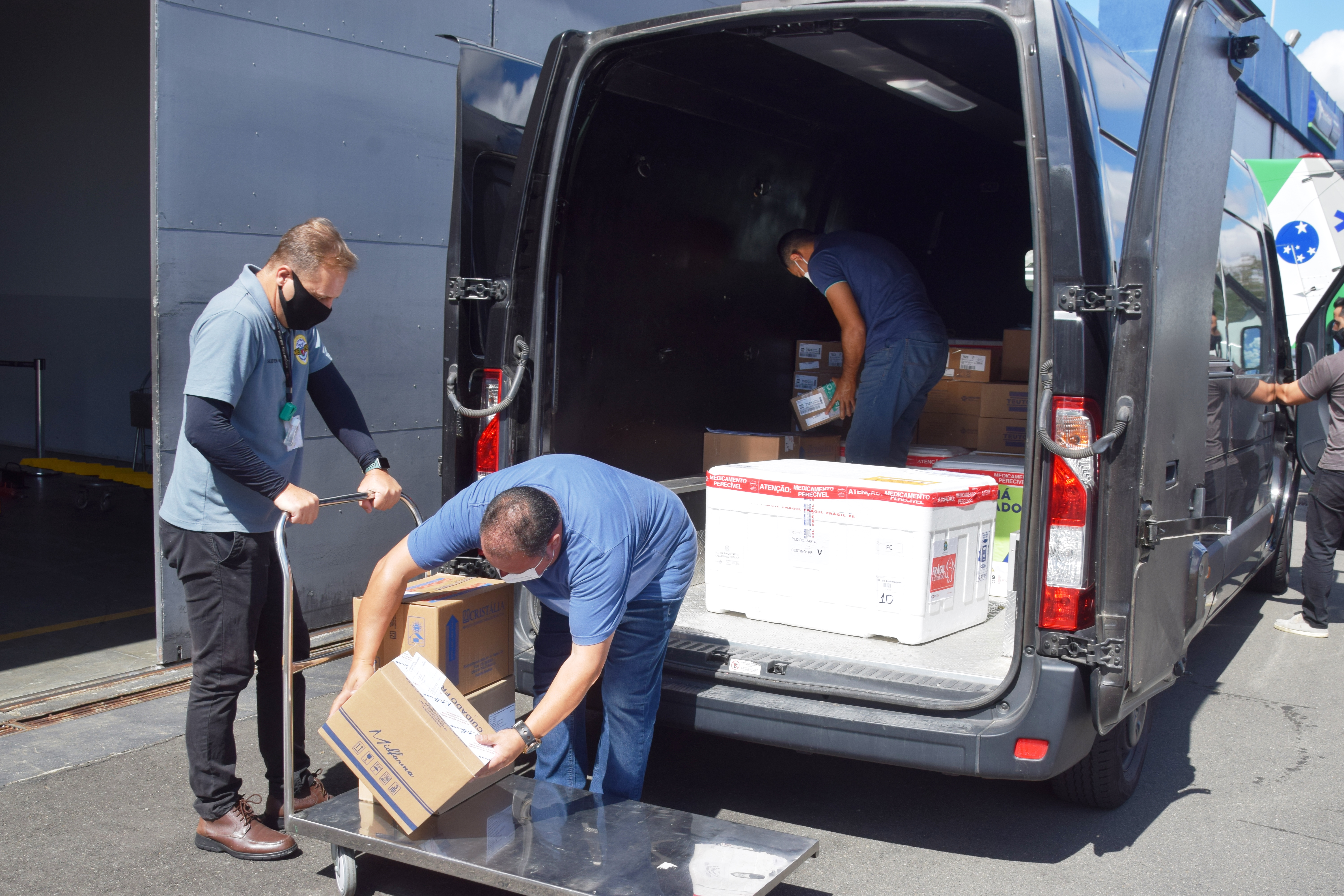 Estado distribui mais 205 mil vacinas contra a Covid-19; veja divisão por regional