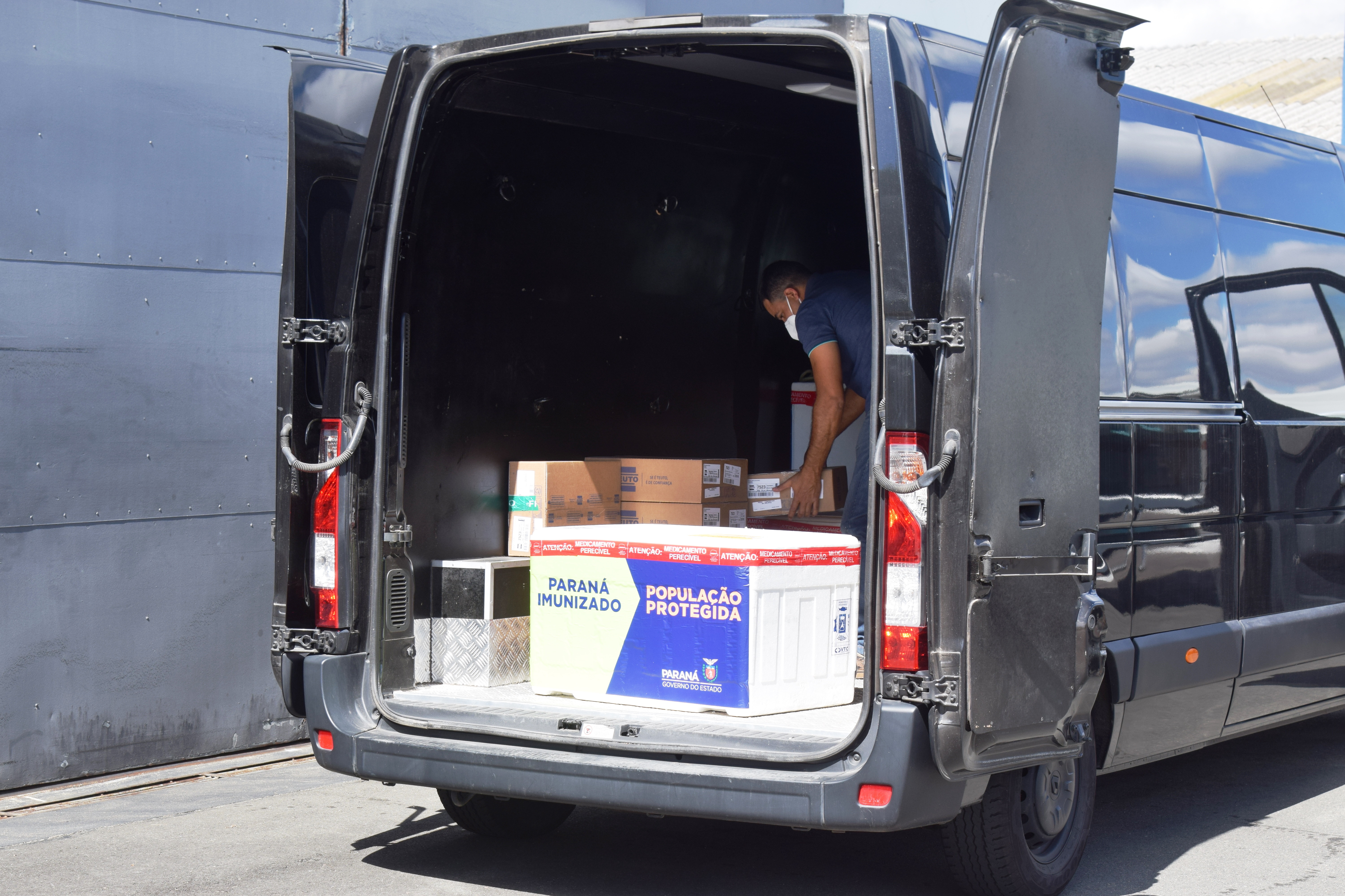 Estado distribui mais 205 mil vacinas contra a Covid-19; veja divisão por regional