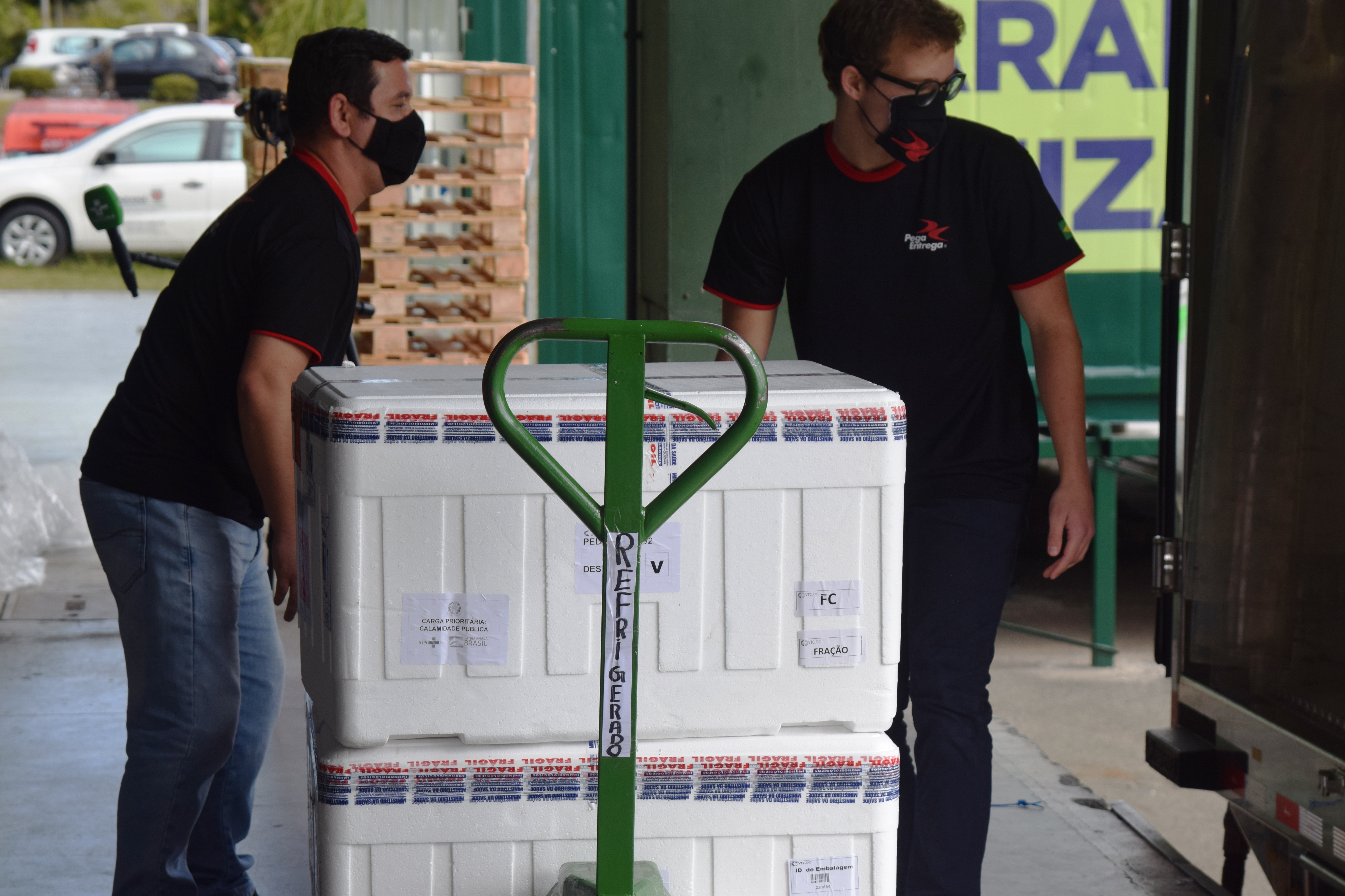 Paraná avança na vacinação de pessoas acima de 60 anos e profissionais da segurança