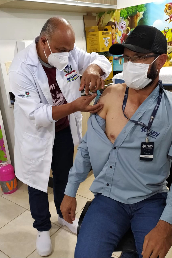 Municípios do Paraná vacinam contra a Covid-10 durante todo o feriado prolongado