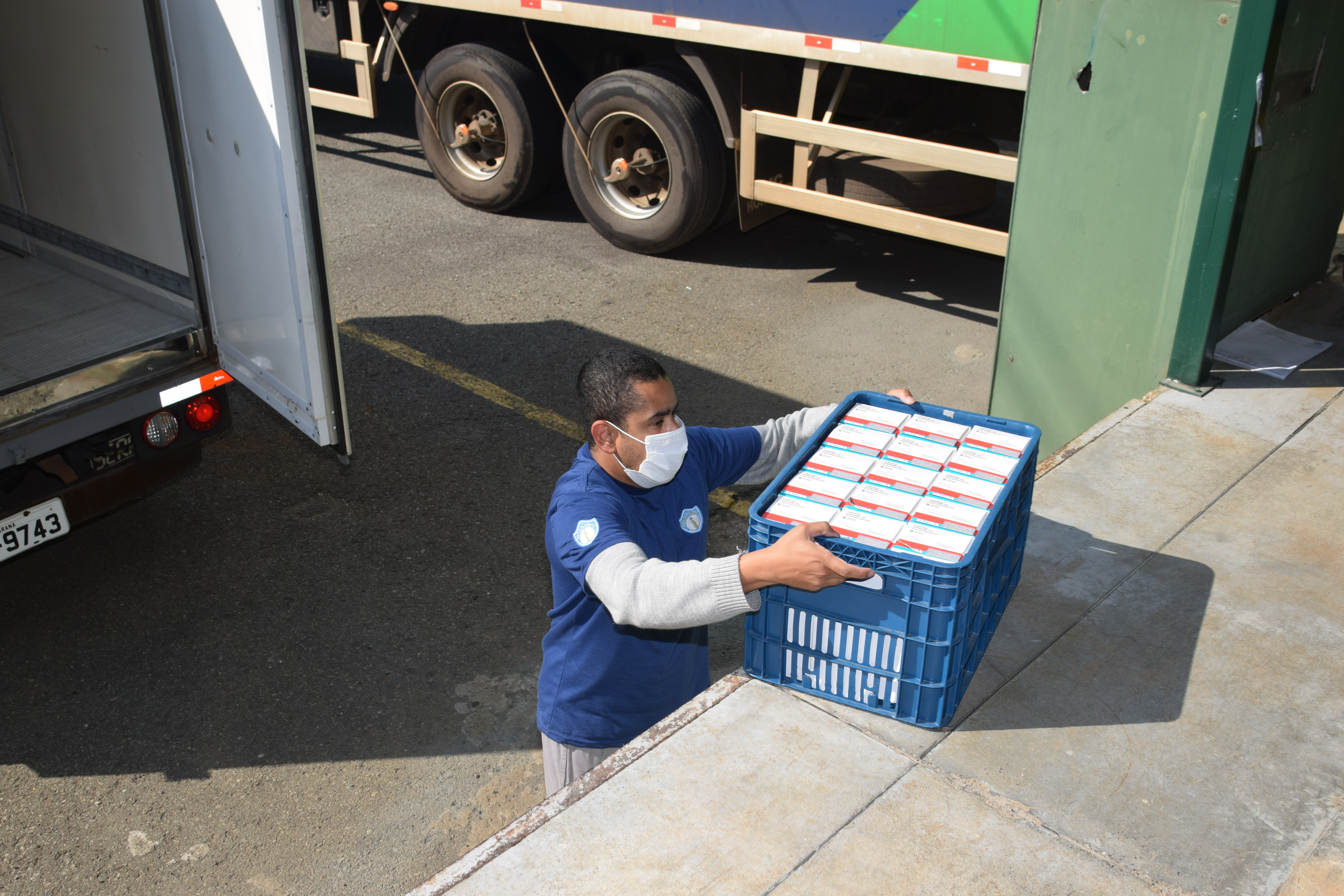 Estado distribui 445.388 vacinas contra a Covid-19 e 49.750 medicamentos para intubação; veja divisão