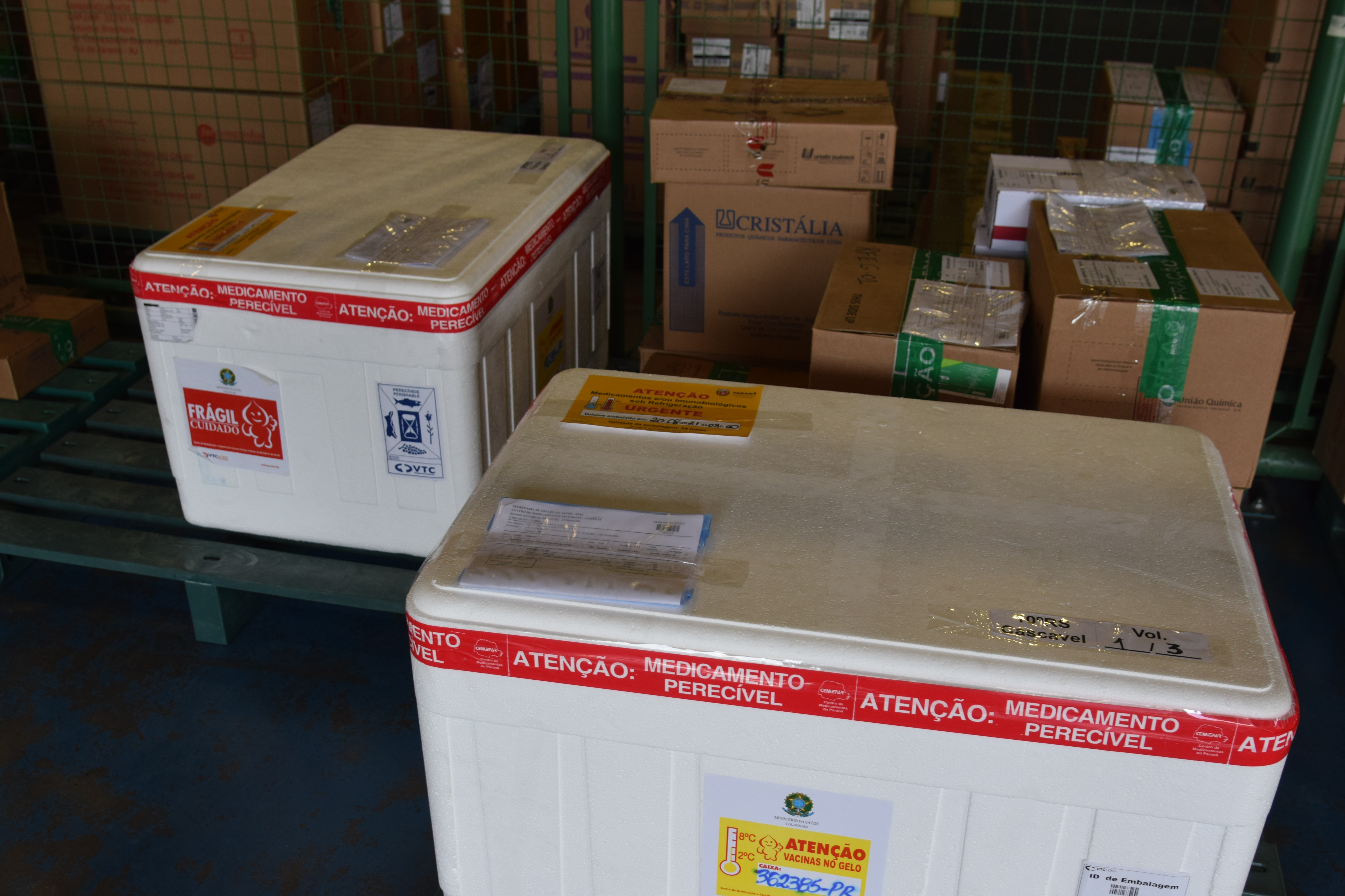 Estado distribui 445.388 vacinas contra a Covid-19 e 49.750 medicamentos para intubação; veja divisão