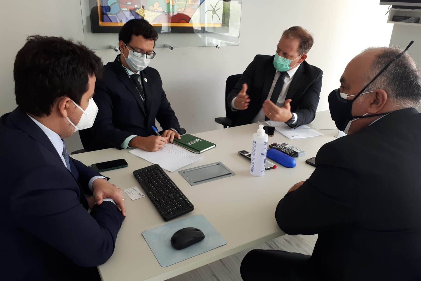 Ministério confirma 99 mil doses para adolescentes com comorbidades; lote chega na sexta