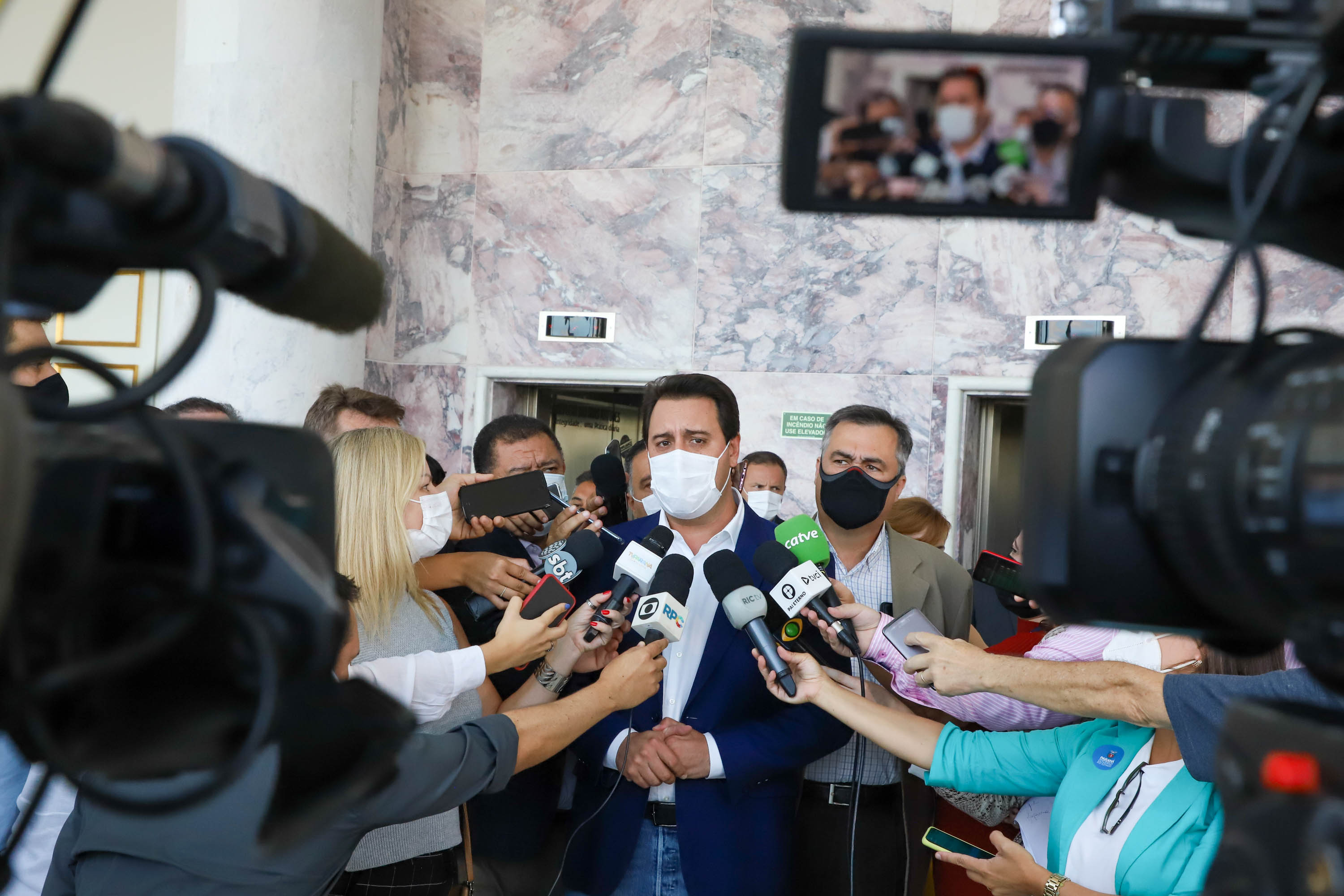 Investimento recorde na saúde pública do Paraná prevê mais de 300 obras e 744 novos veículos